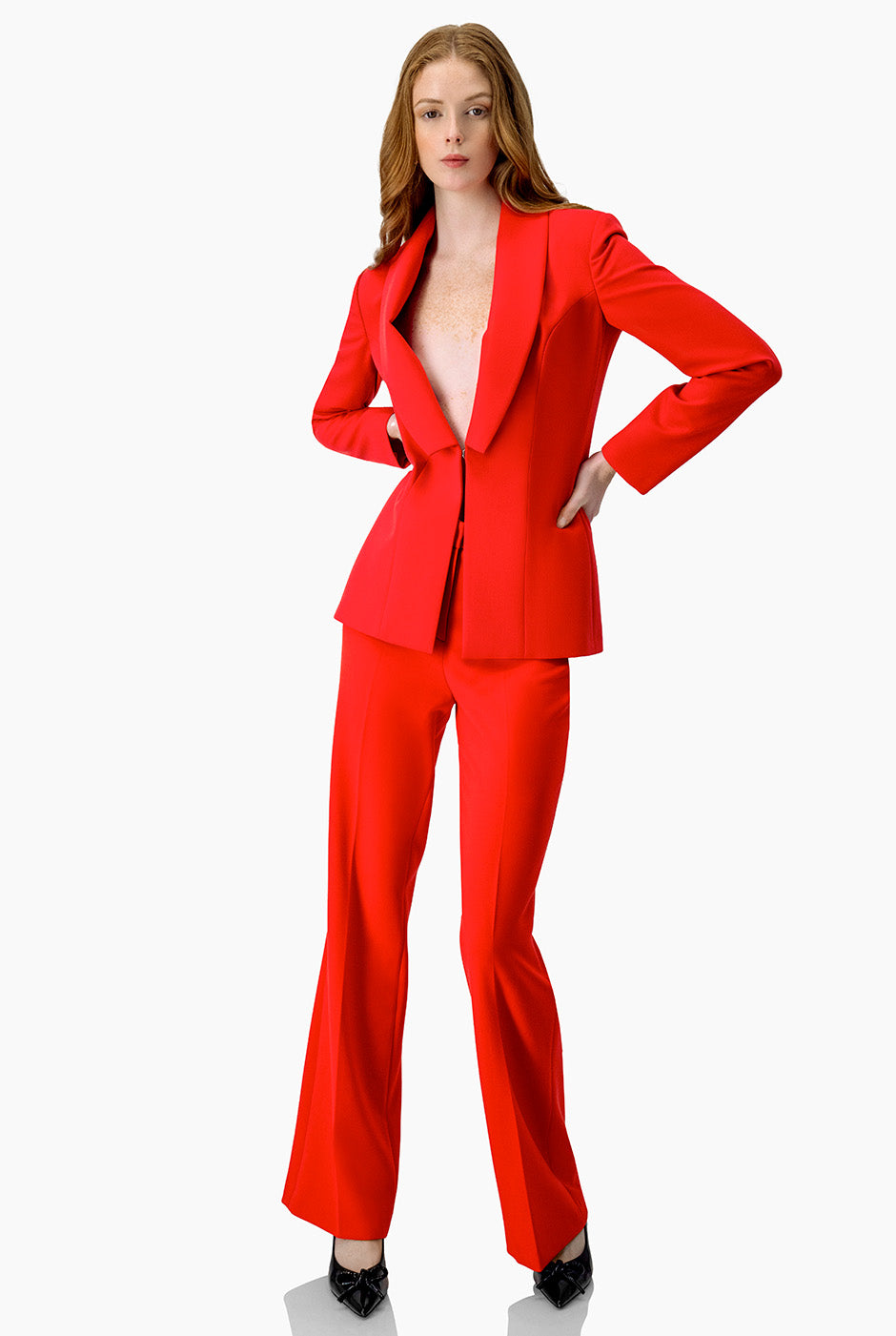 Pantalón recto rojo sastreado con bolsillo trasero