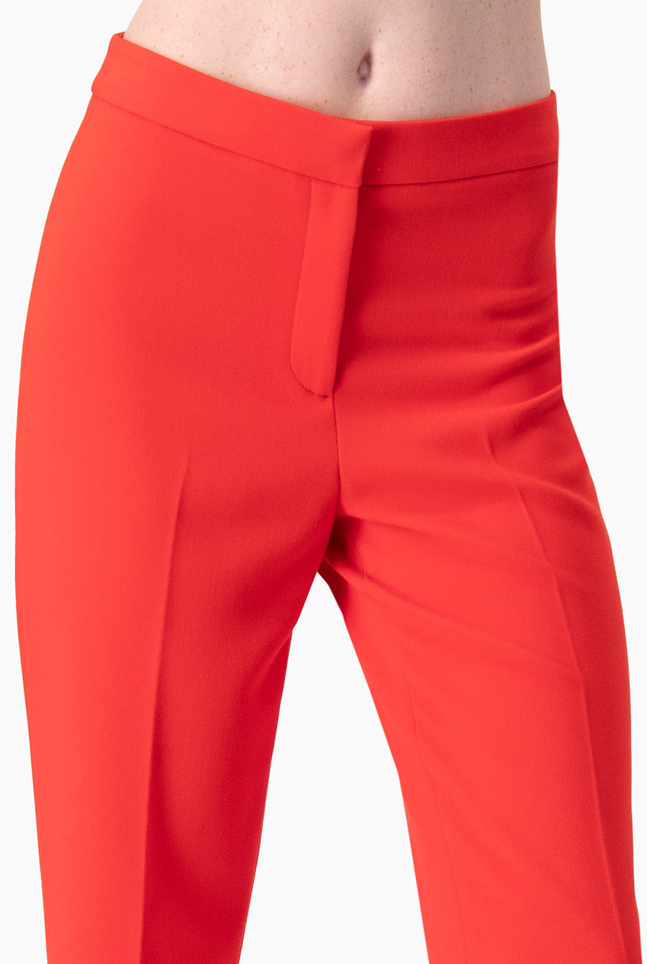 Pantalón recto rojo sastreado con bolsillo trasero