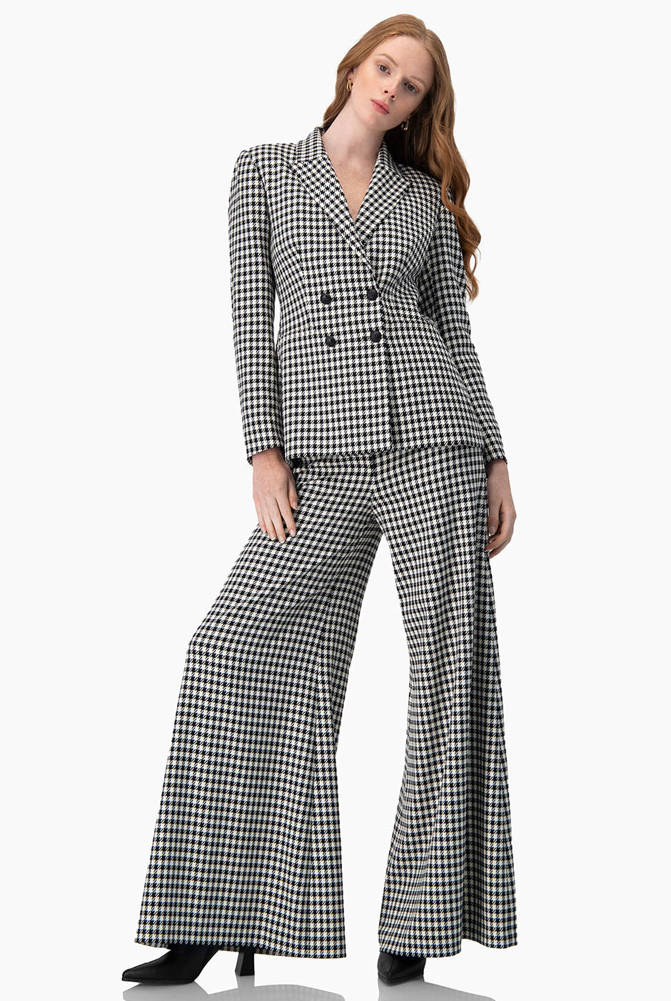 Pantalón estampado negro de pierna ancha con bolsillos